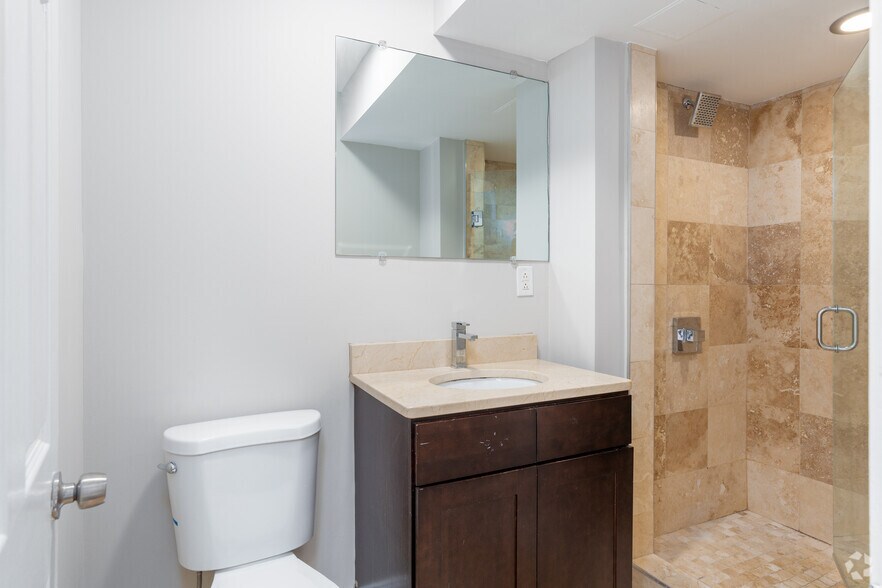 More Photos Of 617-631 W Lexington St, Baltimore Apartments For Lease
