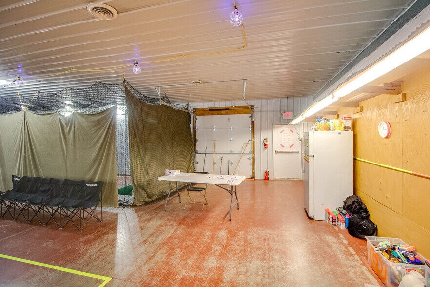 More Photos Of 22987 Cherry Ln, Jerseyville Storefront For Sale