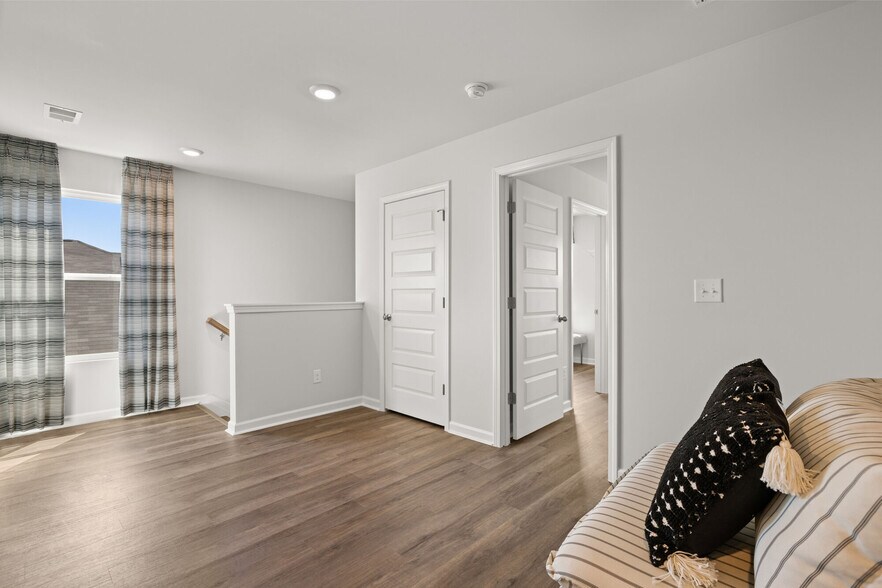 More Photos Of 507 Satinwood Cir, Graniteville Apartments For Sale