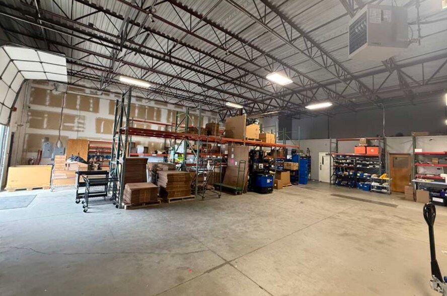 More Photos Of 11101-11135 Kenwood Rd, Cincinnati Flex For Lease