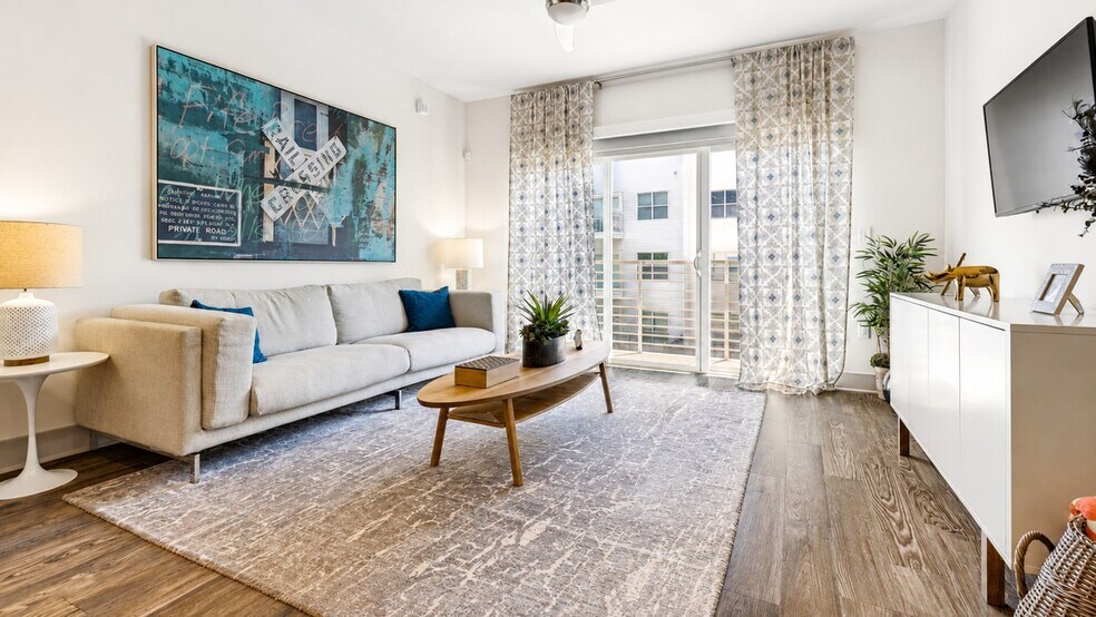 More Photos Of 660 Yorktown St, Dallas Apartments For Sale