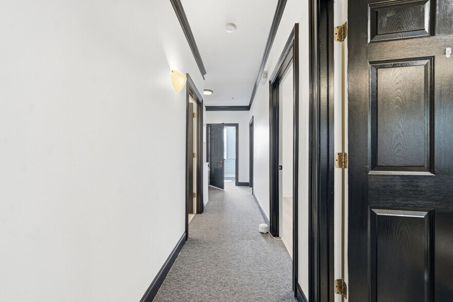More Photos Of 234-242 Creekstone Rdg, Woodstock Office For Sale