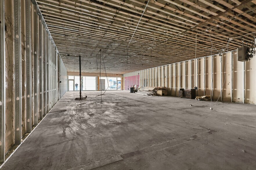 More Photos Of 322-326 Avenue C, Killeen Storefront For Lease
