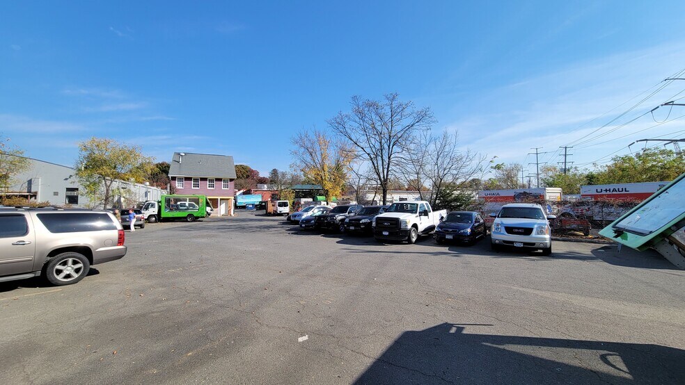 More Photos Of 1115 W Broad St, Falls Church Auto Repair For Sale
