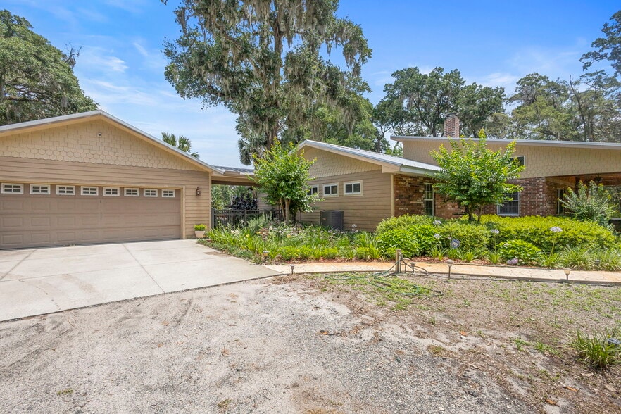 More Photos Of 1056 Reynolds Rd, De Leon Springs Specialty For Sale