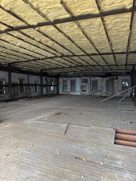 More Photos Of 221 S Main St, Mcgregor Storefront Retail Office For Sale