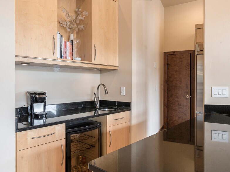 More Photos Of 1900 Bridge Ln, Steamboat Springs Showroom For Sale