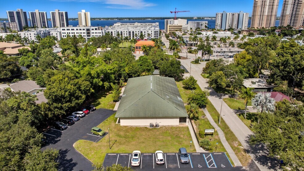 More Photos Of 2232 Altamont Ave, Fort Myers Office For Sale