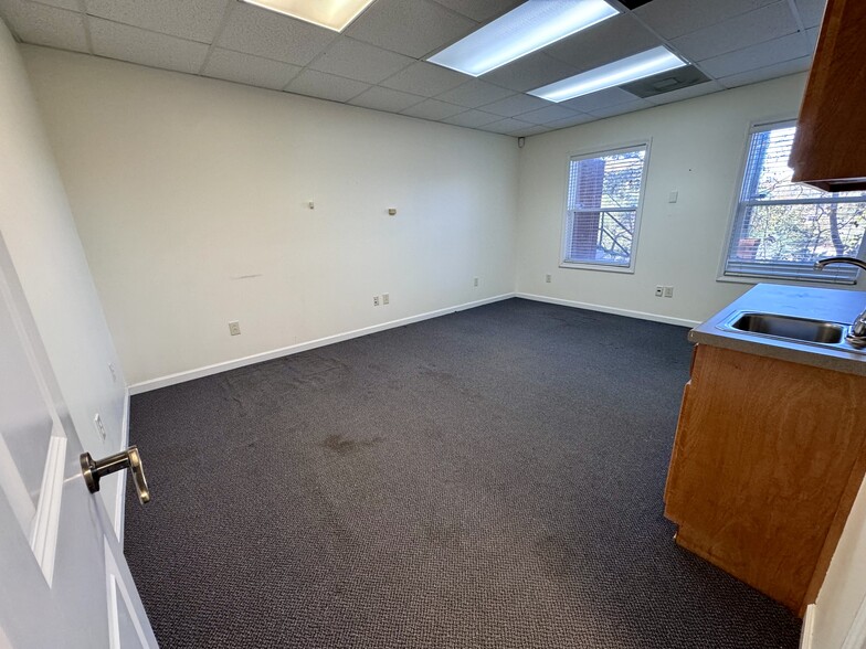 More Photos Of 70 Mountain Dr, Dahlonega Medical For Lease