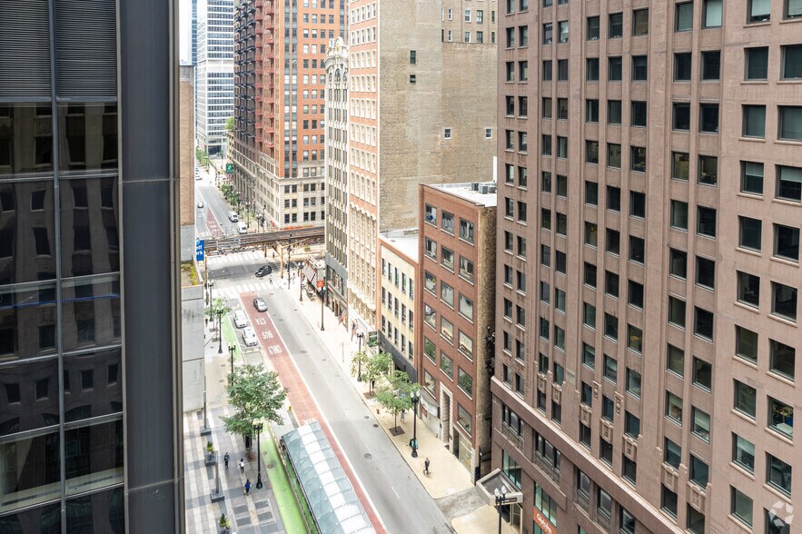 More Photos Of 166 W Washington St, Chicago Loft Creative Space For Lease