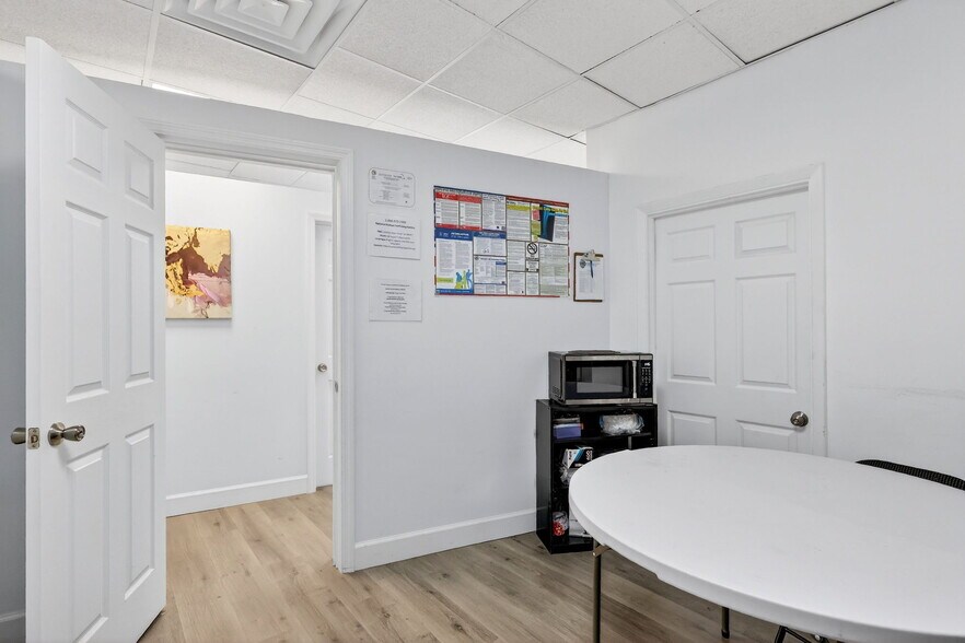 More Photos Of 129 N 5th St, Fort Pierce Storefront Retail Residential For Lease