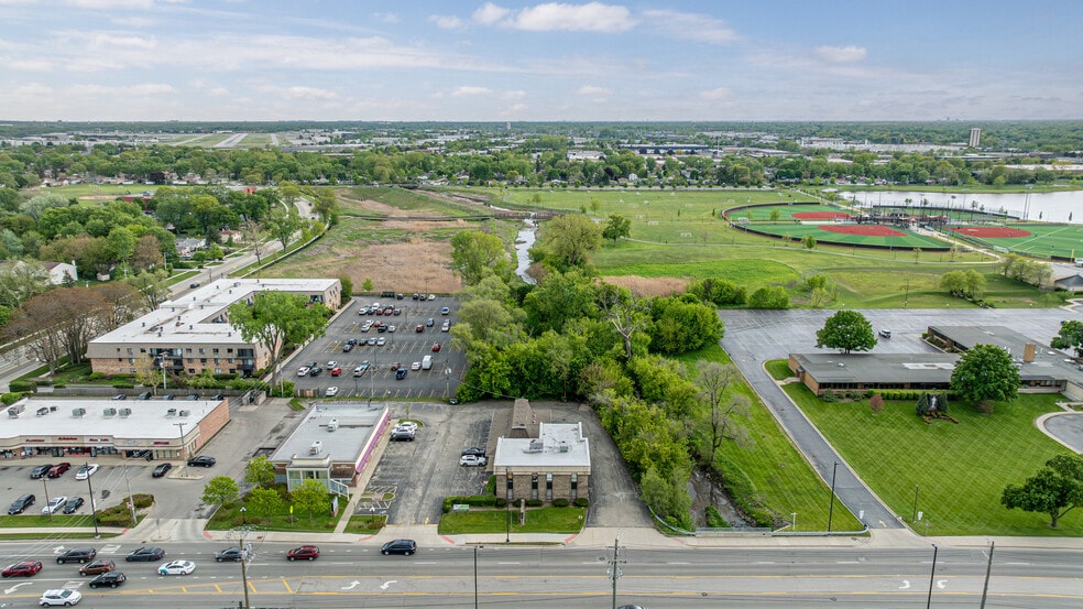 More Photos Of 47 W Dundee Rd, Wheeling Medical For Sale
