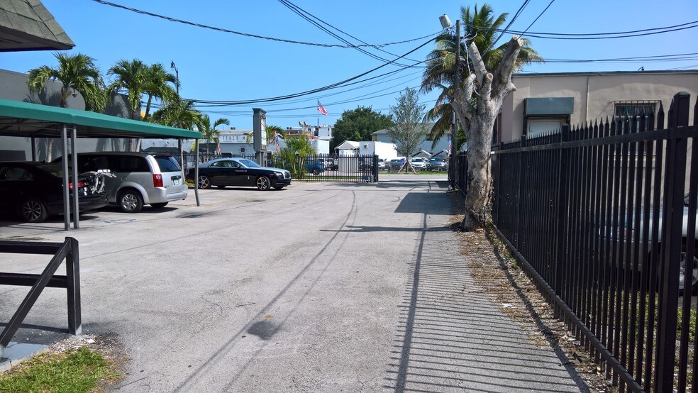 More Photos Of 1772 W Flagler St, Miami Medical For Sale