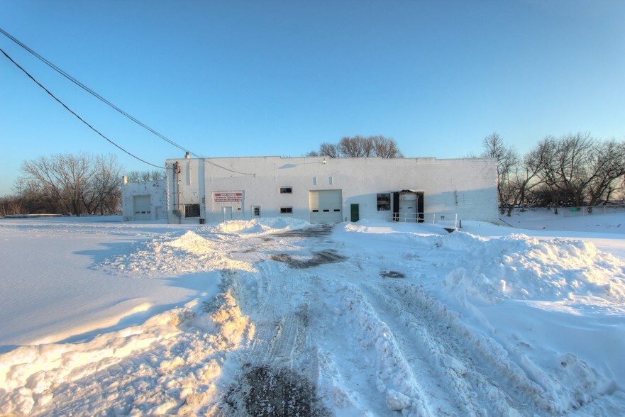 More Photos Of 142 Middle St, Geneva Warehouse For Sale