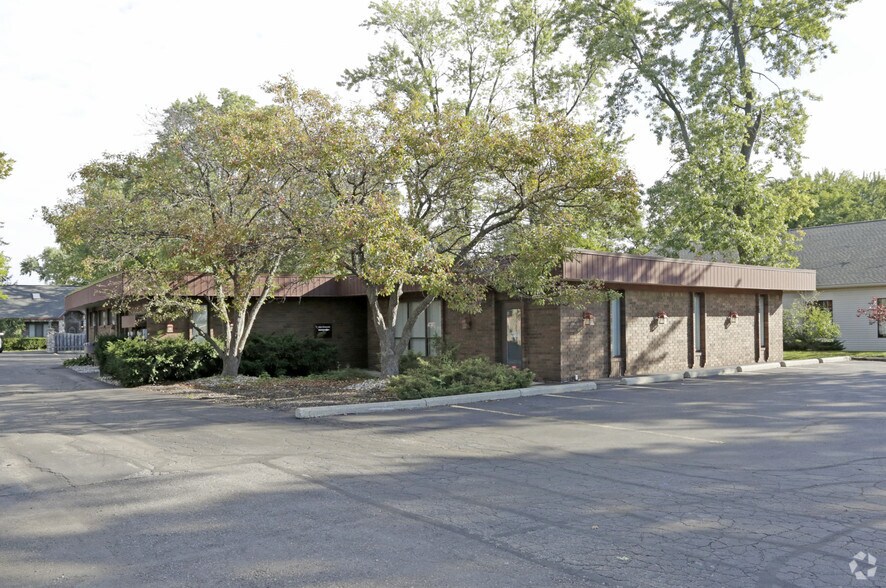 More Photos Of 2710 Dixie Hwy, Waterford Medical For Lease