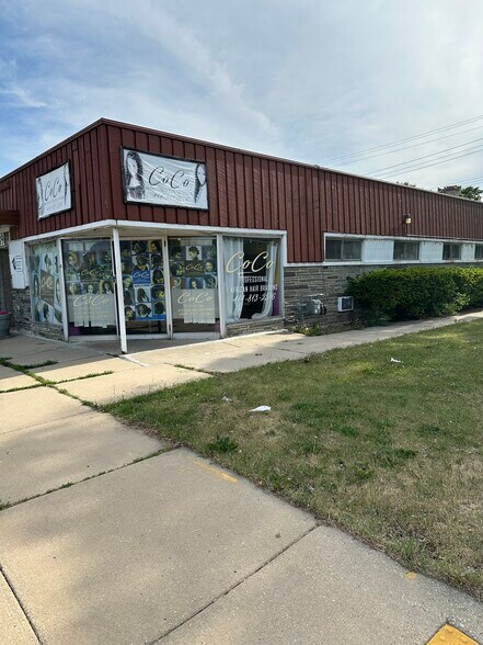 More Photos Of 3489 N 76th St, Milwaukee Office For Sale