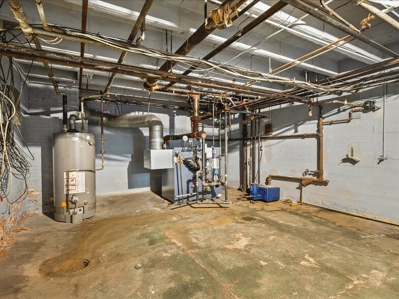 More Photos Of 204 S 6th St, Rockford Apartments For Sale