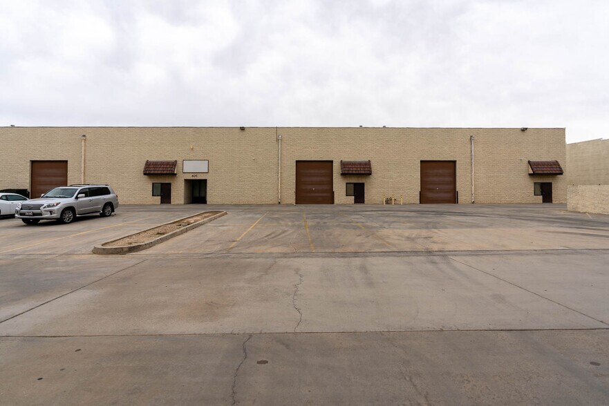 More Photos Of 39360 3rd St E, Palmdale Warehouse For Sale