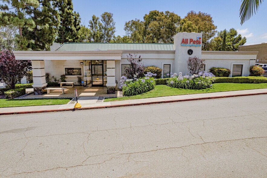 More Photos Of 28326 S Western Ave, Rancho Palos Verdes Veterinarian Kennel For Sale