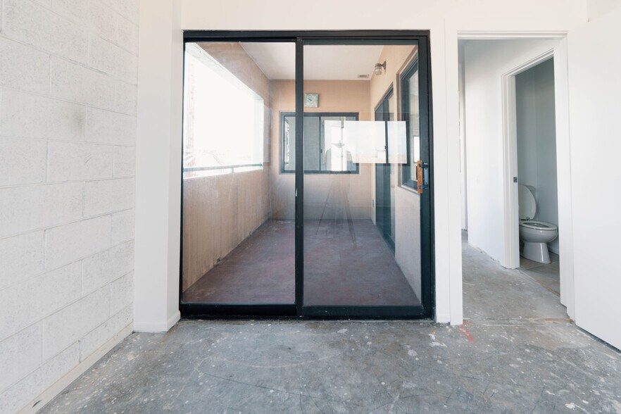 More Photos Of 1709 Kalani St, Honolulu Freestanding For Lease