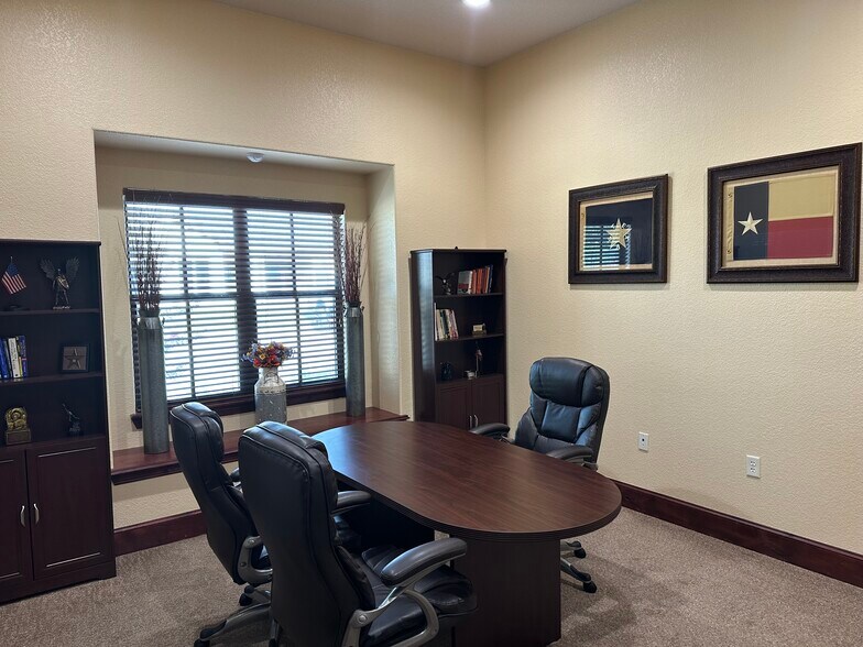 More Photos Of 2131 E Kirkwood Blvd, Southlake Office For Lease