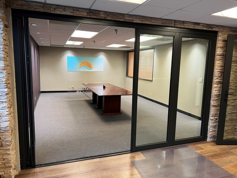 More Photos Of 1320 N Hancock St, Anaheim Showroom For Lease
