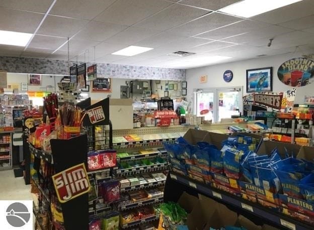 More Photos Of 10673 W Saint Charles Rd, Sumner Service Station For Sale