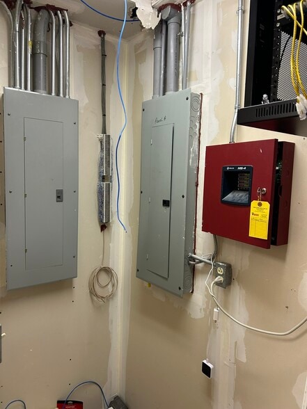 More Photos Of 198 George St, Beckley Research And Development For Lease