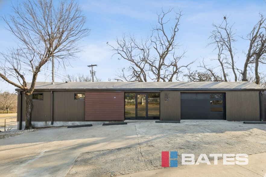 More Photos Of 1402 Fort Worth Ave, Dallas Freestanding For Lease