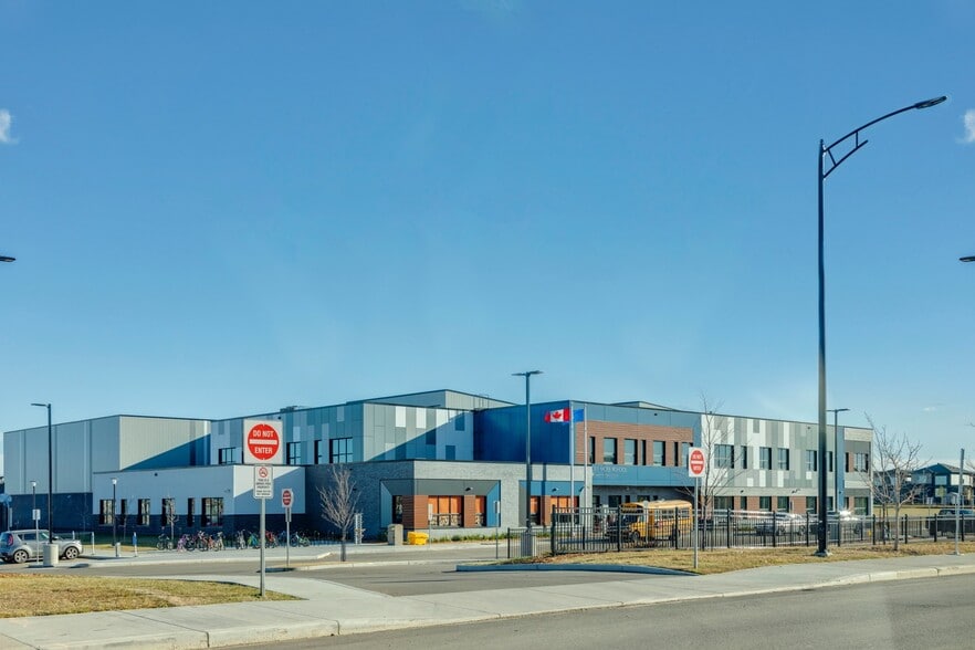 More Photos Of 8091 Kiriak Link SW, Edmonton Unknown For Lease