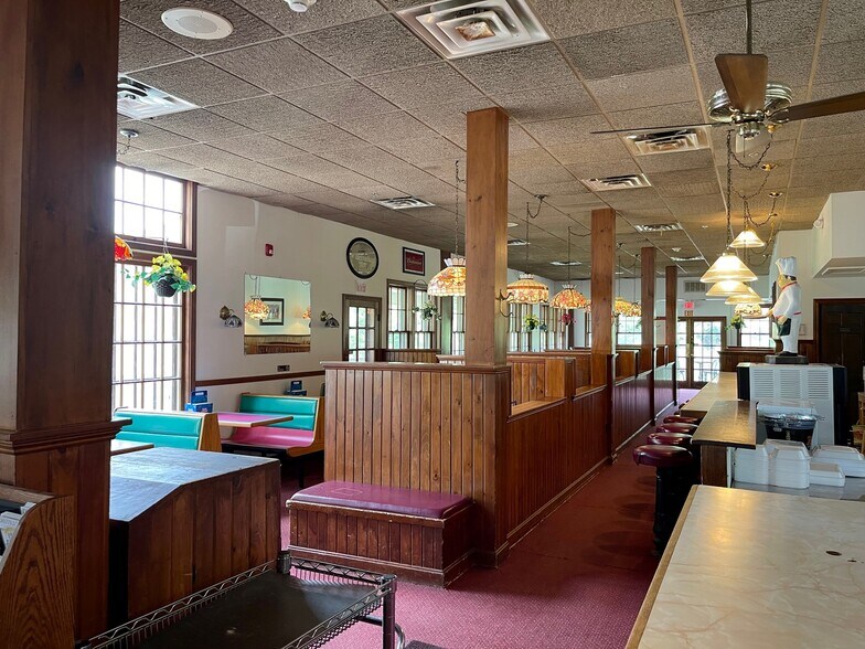 More Photos Of 20 Main St, Henniker Restaurant For Sale
