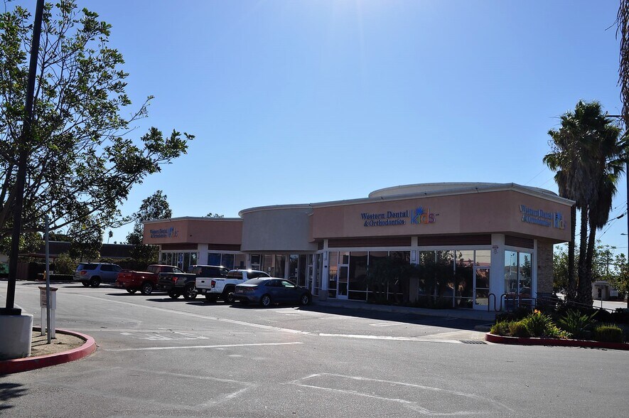 More Photos Of 1117 S Oxnard Blvd, Oxnard Bank For Lease