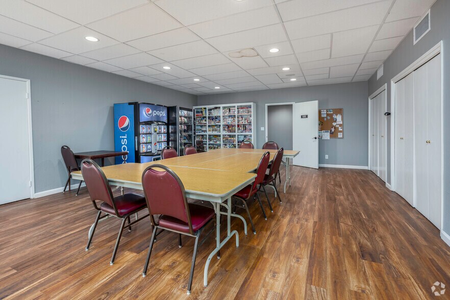 More Photos Of 6546 Auburn Blvd, Citrus Heights Apartments For Sale