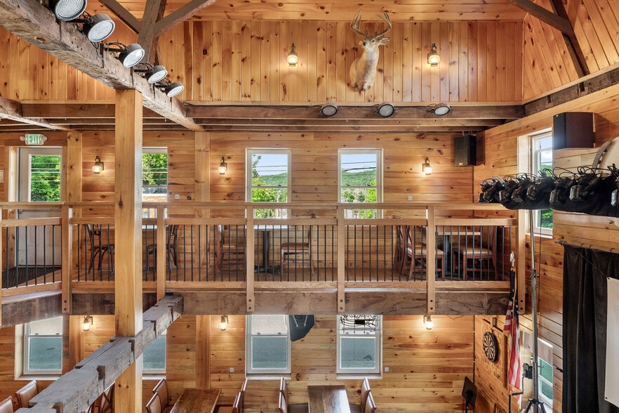 More Photos Of 552 Main St, Apalachin General Retail For Sale