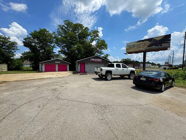 Primary Photo Of 1916 Jordan Ln NW, Huntsville Freestanding For Sale