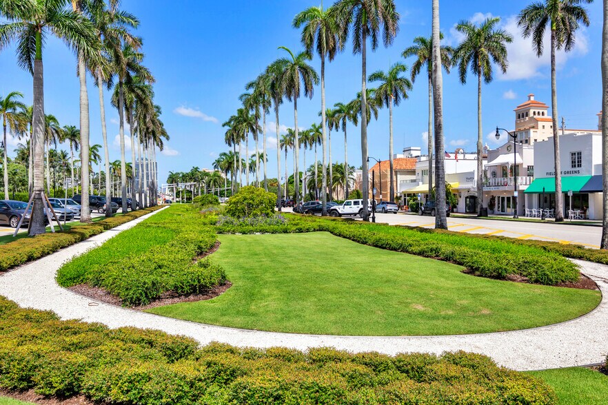 More Photos Of 255 Royal Poinciana Way, Palm Beach Storefront Retail Residential For Lease