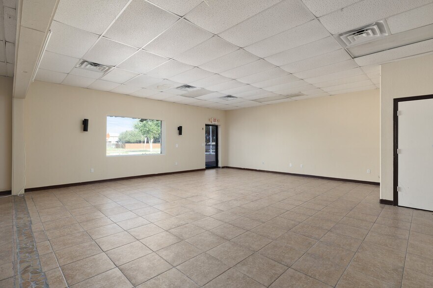 More Photos Of 302 E Business 83, San Juan Storefront Retail Office For Lease