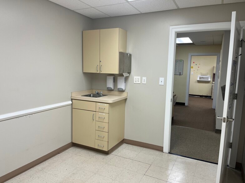 More Photos Of 1490 Milstead Rd, Conyers Medical For Sale