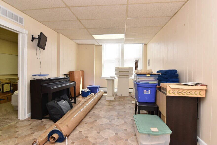 More Photos Of 125 Causey Ave, Milford Office For Sale
