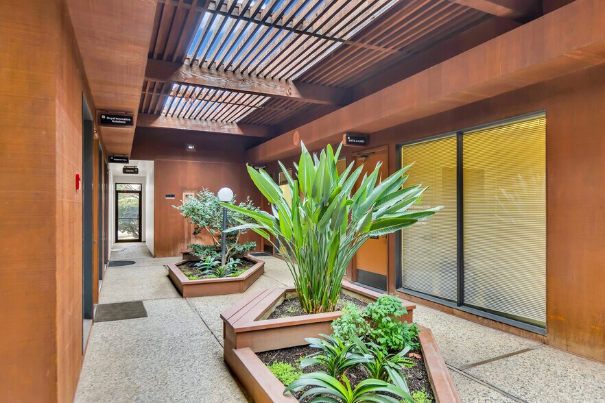 More Photos Of 8788 Elk Grove Blvd, Elk Grove Unknown For Lease