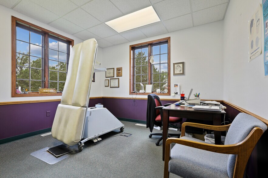 More Photos Of 952 S Park Ave, Fond Du Lac Medical For Lease