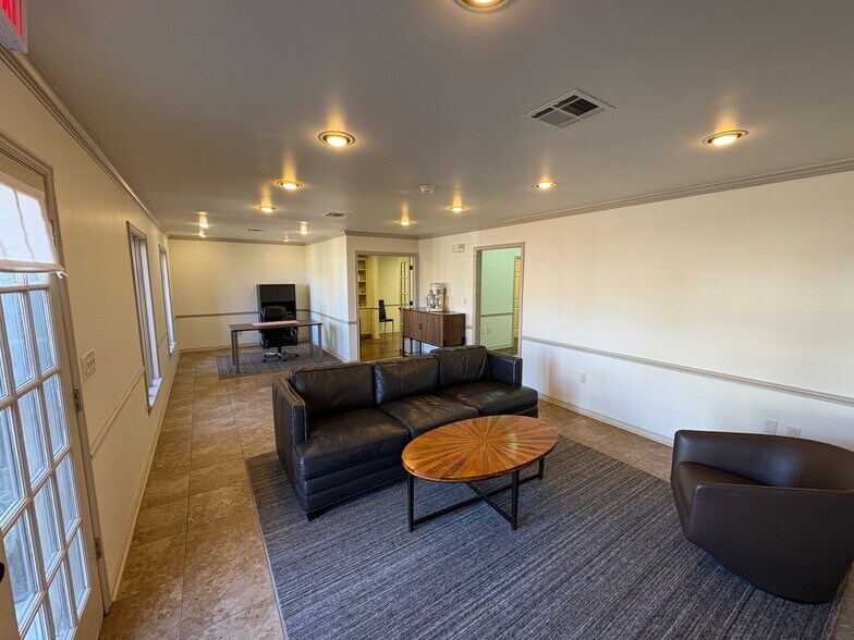 More Photos Of 1715 S Baltimore Ave, Tulsa Office For Lease