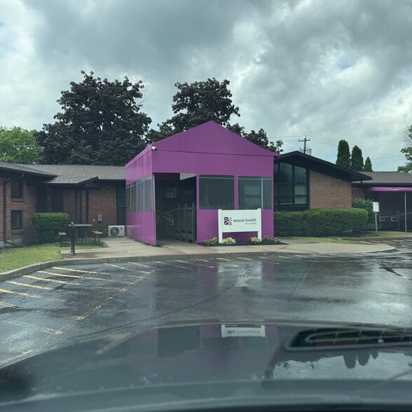 More Photos Of 3 Parkside Ct, Utica Medical For Lease