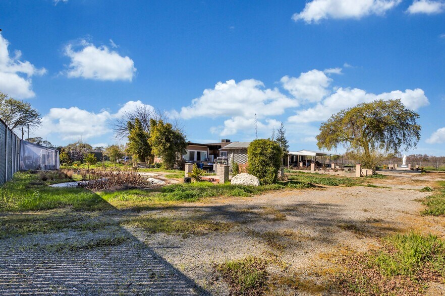 More Photos Of 9503 Barber Rd, Galt Land For Sale