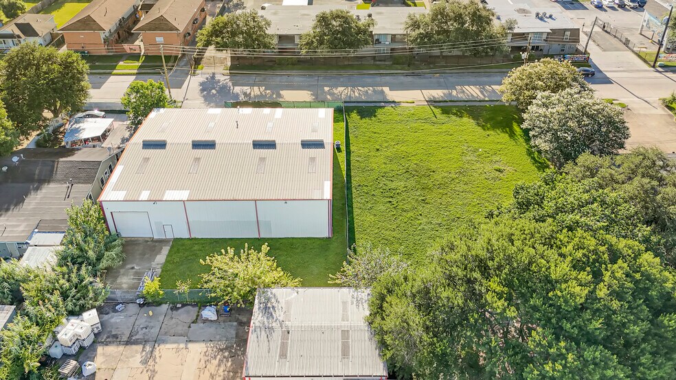 More Photos Of 1106 Witter St, Pasadena Industrial For Sale