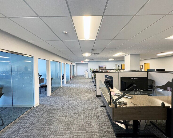 More Photos Of 6133 Rockside Rd, Independence Office For Sale