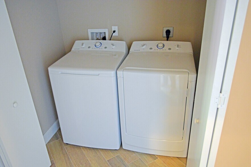 More Photos Of 2741-2747 First St, Fort Myers Apartments For Sale