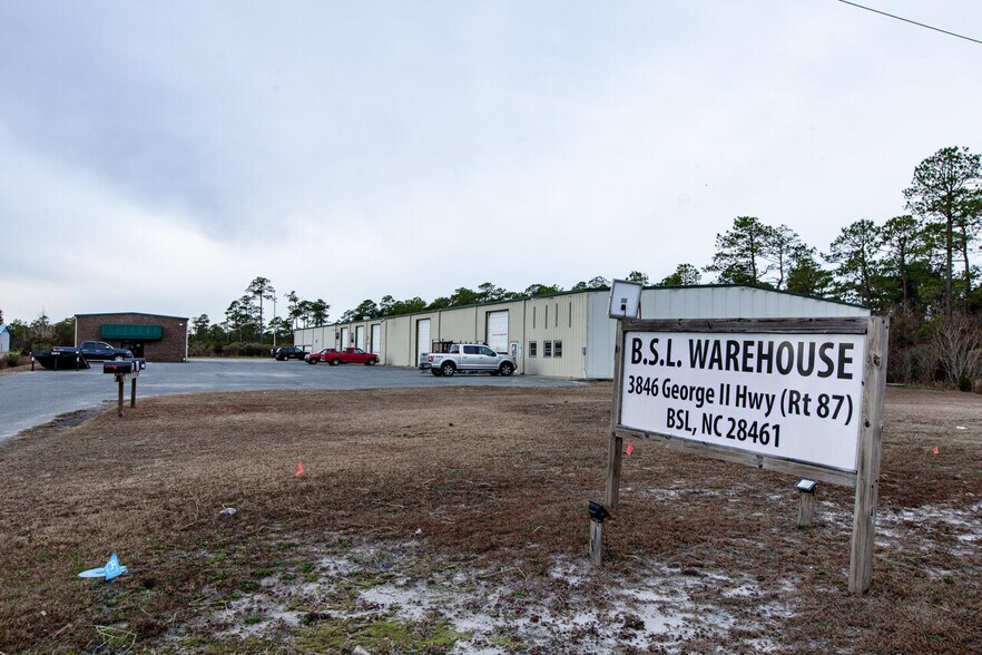 More Photos Of 3846 George II Hwy, Southport Warehouse For Lease