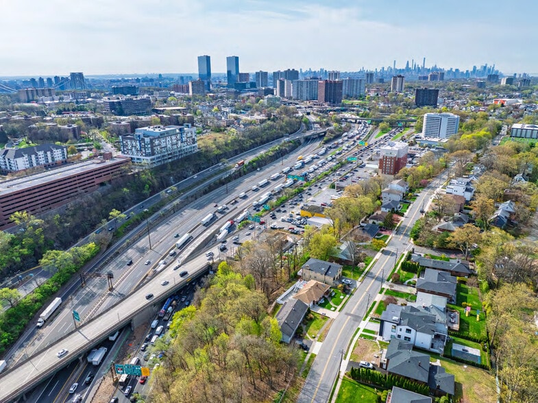 More Photos Of 2215 State Route 4, Fort Lee Freestanding For Lease