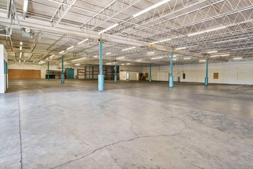 More Photos Of 6320 Material Ave, Loves Park Warehouse For Sale